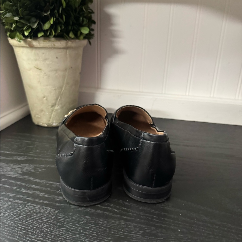 Women's Naturalizer Black Loafers - Picture 2 of 13
